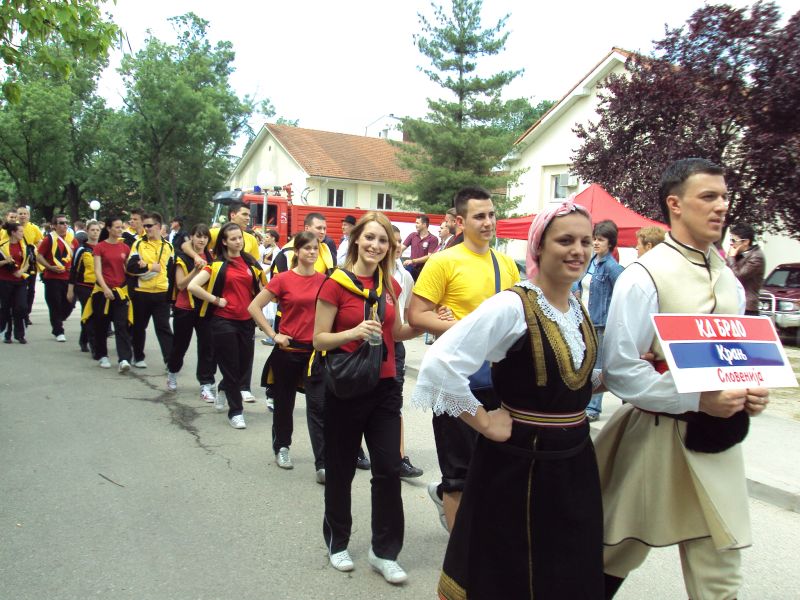 2010-05-22-SmotraSrpskogFolklora-3